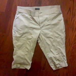 Lee regular fit midrise cargo capri 18W